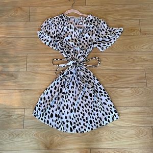 Black and white dress with tie for waist!